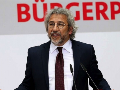 Can Dündar 27 yıl 6 ay hapis cezasına çarptırıldı