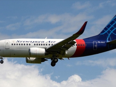 Endonezya'da yolcu uçağı denize düştü