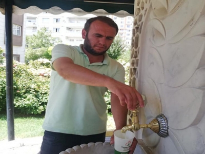 Karaköprü İkram Çeşmesinden soğuk limonata akıyor