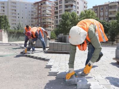 Karaköprü’de yeni yollar kilitli parkeyle döşeniyor