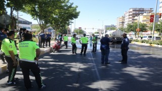 Şanlıurfa'da 2 kişinin öldüğü trafik kazası araç kamerasına yansıdı