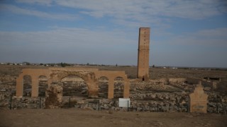 Harran'da 8 asırlık medresenin avlu, kuyu ve platformu bulundu