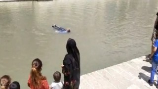 Balıklıgöl’e atlayıp Kelime-i Tevhid getirerek yüzdü