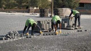 Haliliye’de kilitli beton parke çalışmaları sürüyor