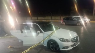 Urfalı sürücü araçta silahıyla oynarken kendini vurdu