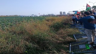 Bazı protestocular İncirlik Hava Üssü’ne girmeye çalıştı