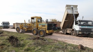 Haliliye’de merkez ve kırsal mahallelerde yol çalışması!