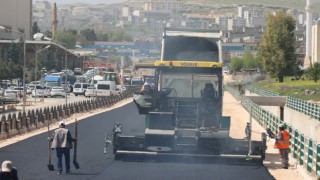 Büyükşehir’den Akçakale yolunda asfalt çalışması