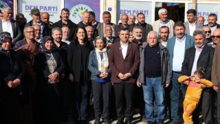 "Halfeti’de Newroz Coşkusu: Öcalan’a Selam, Barışa Adım"