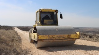 Karaköprü'de Yol İyileştirme Çalışmaları Devam Ediyor