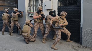 23 İlde Nitelikli Dolandırıcılık Operasyonu: 64 Şüpheli Yakalandı