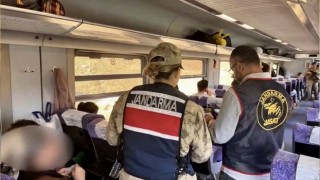 Türkiye Genelinde Göçmen Kaçakçılarına Darbe: 29 Organizör ve 687 Düzensiz Göçmen Yakalandı