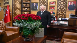 Erdoğan’dan Bahçeli’ye Anlamlı Tebrik: 78 Gül Gönderdi